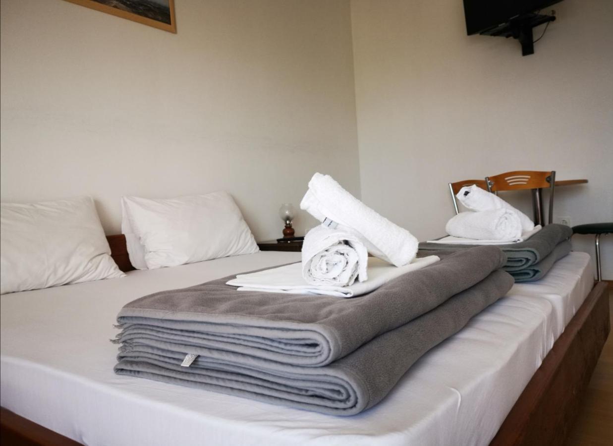 Apartments Plazibat Škrip Kültér fotó