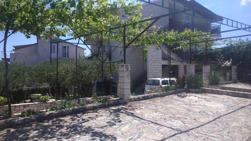 Apartments Plazibat Škrip Kültér fotó