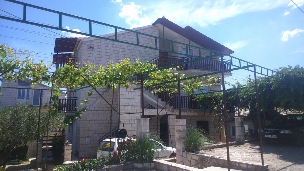 Apartments Plazibat Škrip Kültér fotó