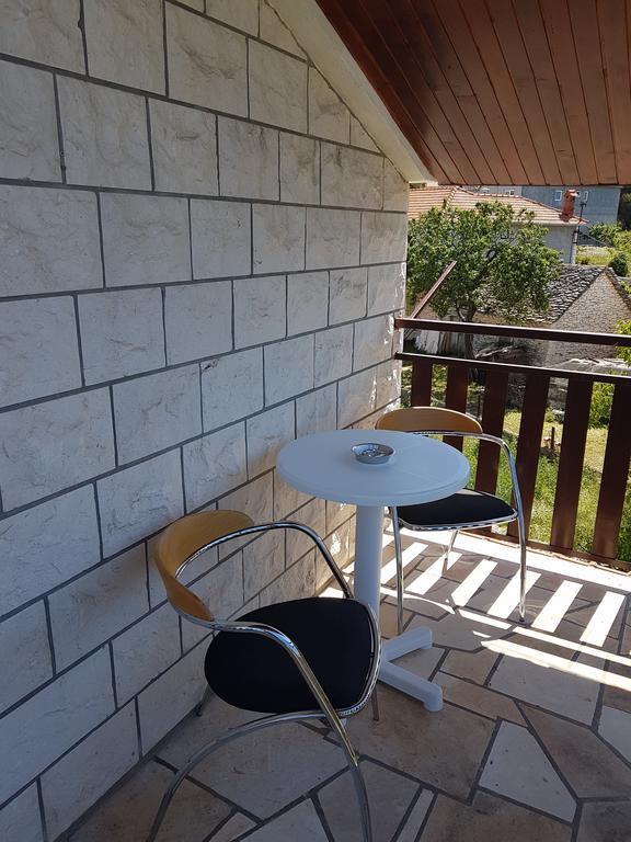 Apartments Plazibat Škrip Kültér fotó