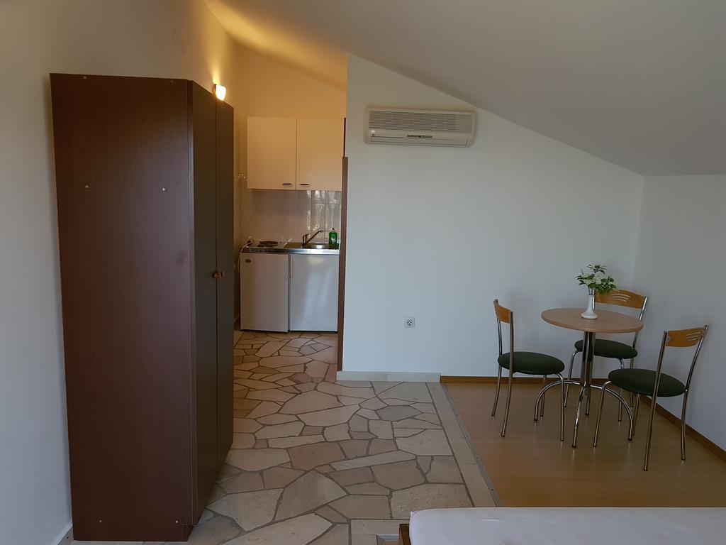 Apartments Plazibat Škrip Kültér fotó