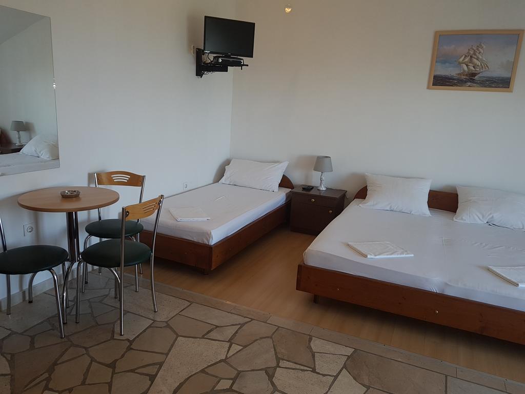 Apartments Plazibat Škrip Kültér fotó