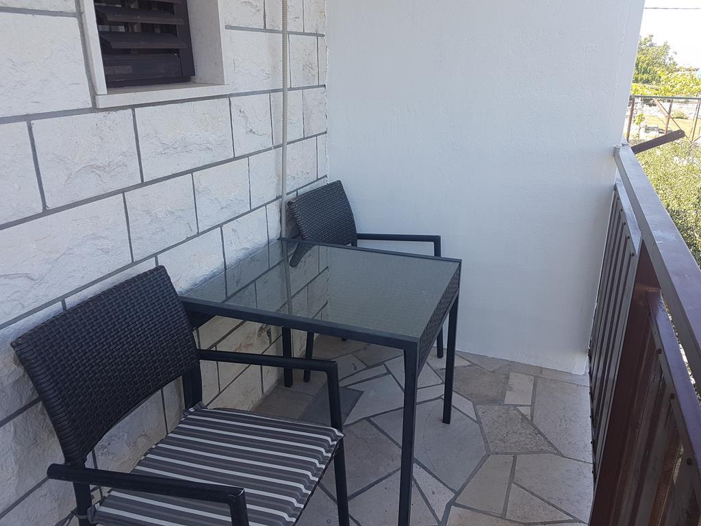 Apartments Plazibat Škrip Kültér fotó