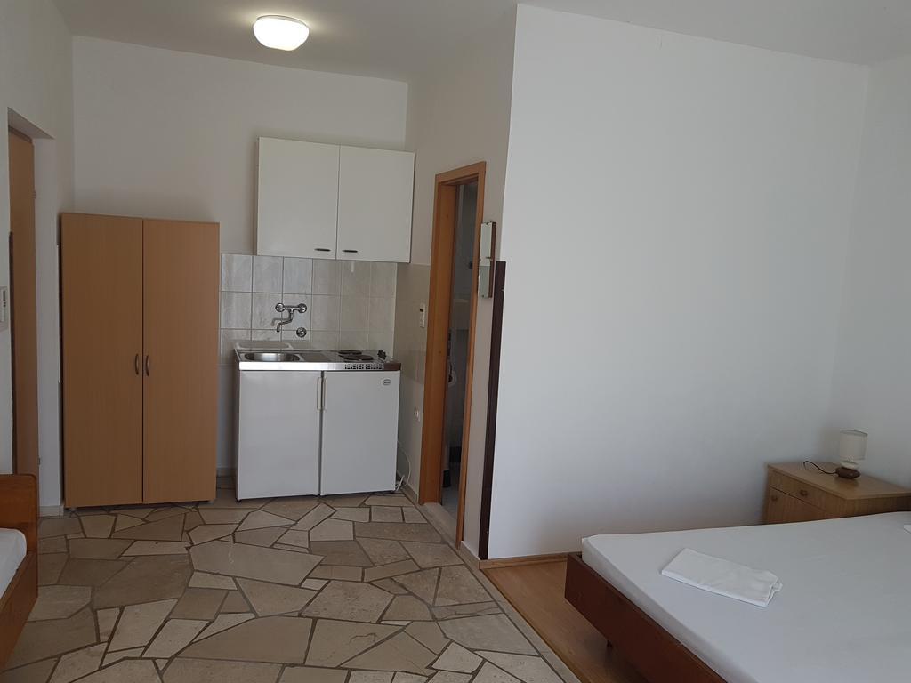 Apartments Plazibat Škrip Kültér fotó